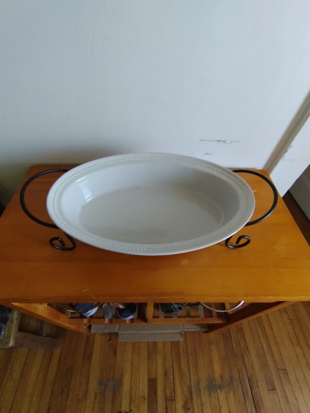 lCertified International White Ceramic Serving Platter with Black Metal Stand